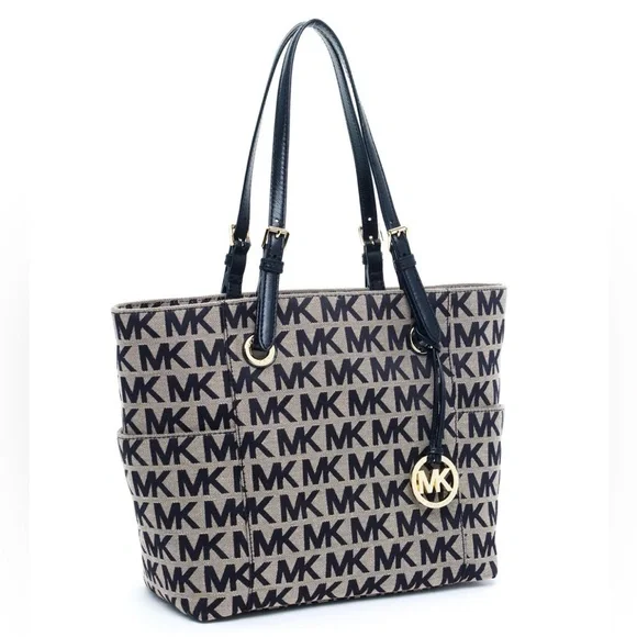 Michael Kors. 3 Piece Set: Jet Set Tote Bag with Free Dust Bag & Purse Scarf. - Picture 16 of 16